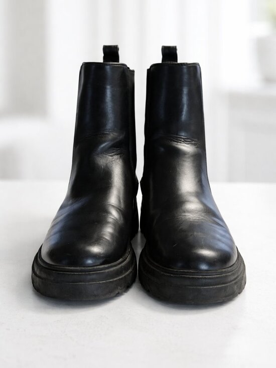 Target Shoes - Black Ankle Boots Stylish Chic With Chunky Heel size 7.5